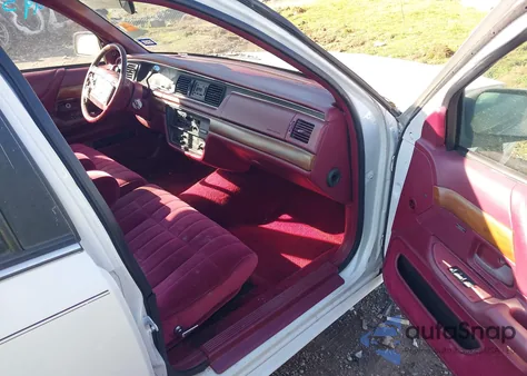 1992 Ford Crown Victoria from USA, damaged, VIN 2FACP73W1NX154152